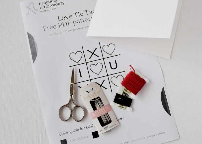 Ricamo su carta per San Valentino: Strumenti e materiali per il ricamo su carta Love Tic Tac Toe