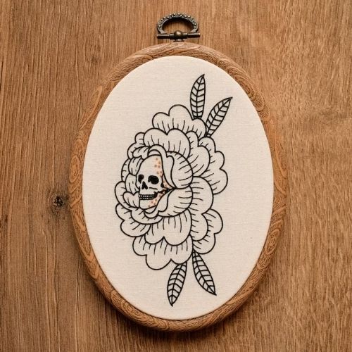 Teschio di Rosa - di ALIFERA su Etsy